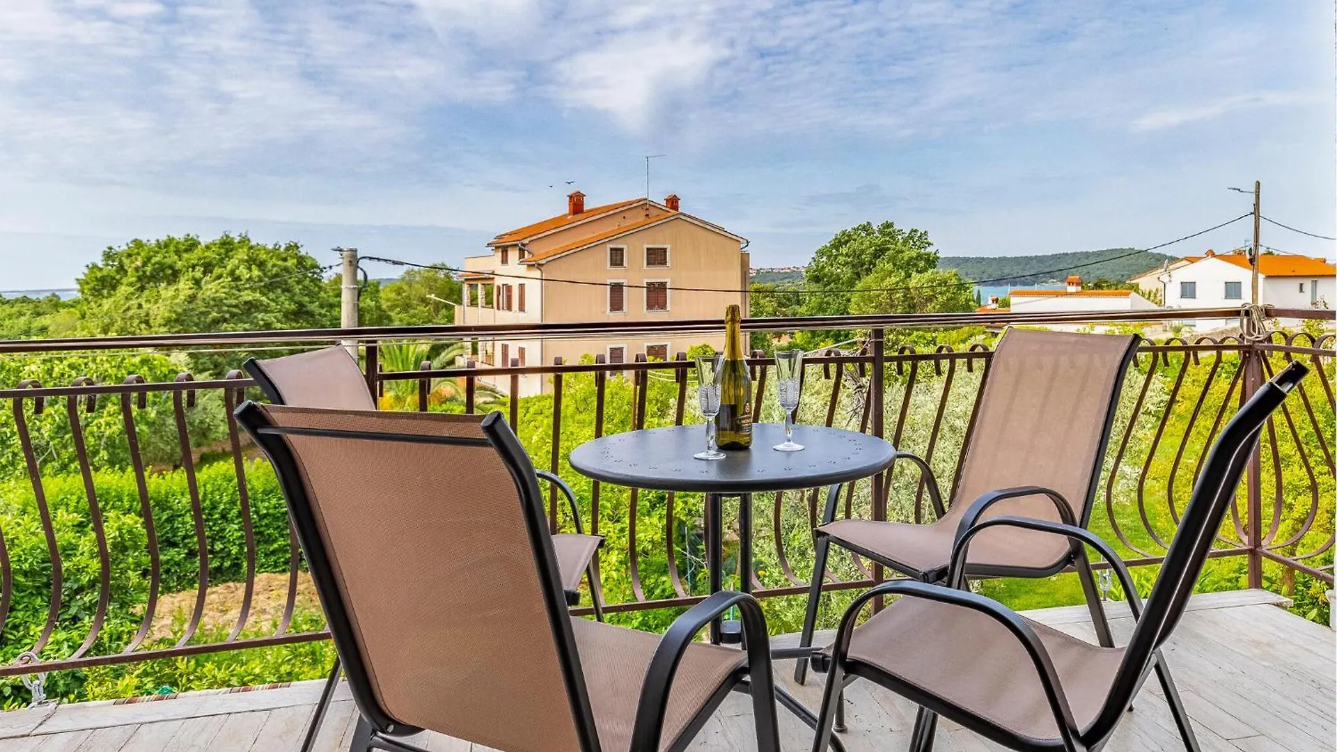 Awesome Apartment In Medulin With Kitchen 0*,  Croatia